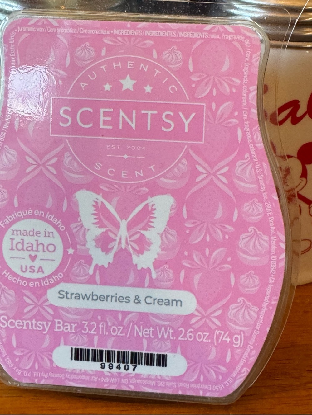 Scentsy Strawberries & Cream - Pink